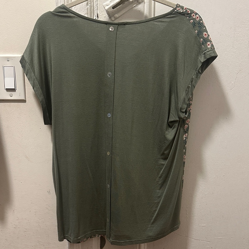Papermoon Ellie Mixed Material Button Back Top Medium - Picture 9 of 10